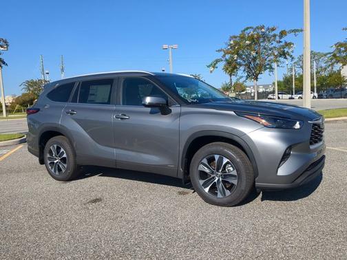 2025 Toyota Highlander Hybrid XLE