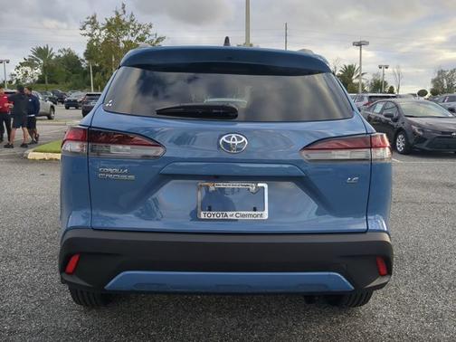 2026 Toyota Corolla Cross LE