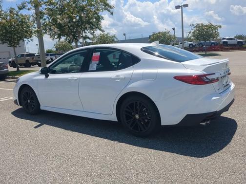 Ice 2026 Toyota Camry SE