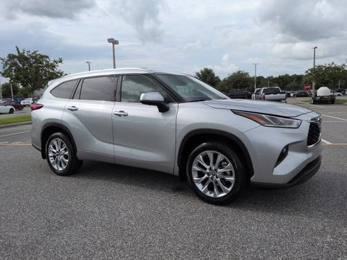 Celestial Silver Metallic 2023 Toyota Highlander Limited