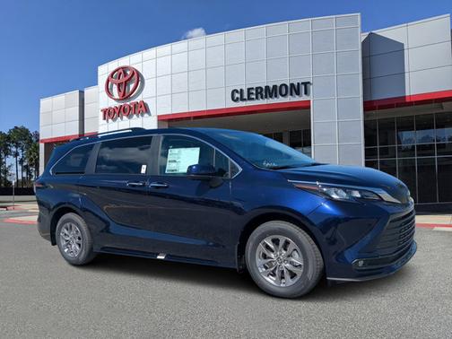 2025 Toyota Sienna XLE