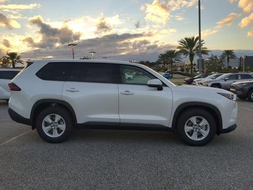 2026 Toyota Grand Highlander LE