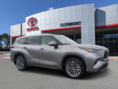 2025 Toyota Highlander Hybrid XLE