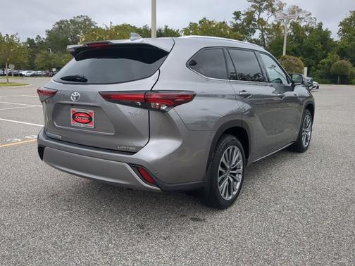 2025 Toyota Highlander Hybrid XLE