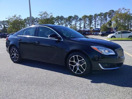 Photo 1 of 25 of 2017 Buick Regal Sport Touring