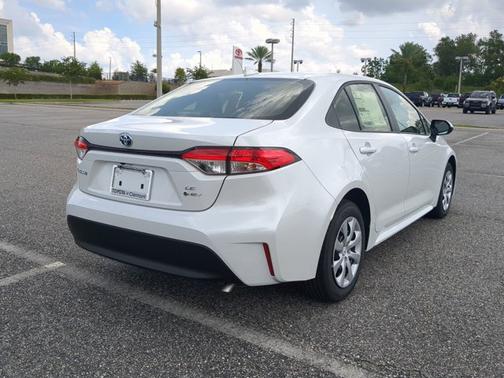 2025 Toyota Corolla Hybrid LE