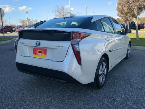 2017 Toyota Prius Four Touring