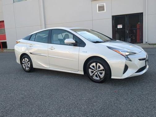 2017 Toyota Prius Four Touring