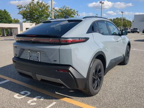 Cement 2026 Toyota C-HR SE