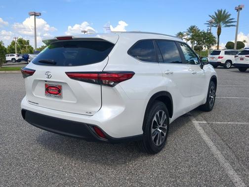 2023 Toyota Highlander XLE