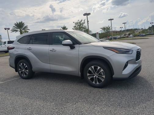 2025 Toyota Highlander XLE