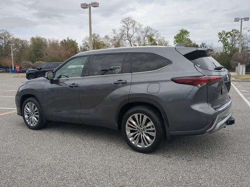 2024 Toyota Highlander Platinum