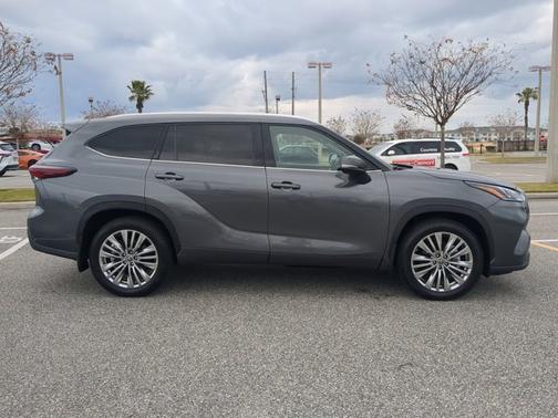 2024 Toyota Highlander Platinum