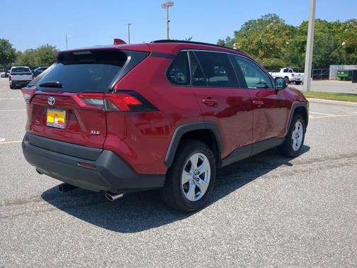 2020 Toyota RAV4 XLE