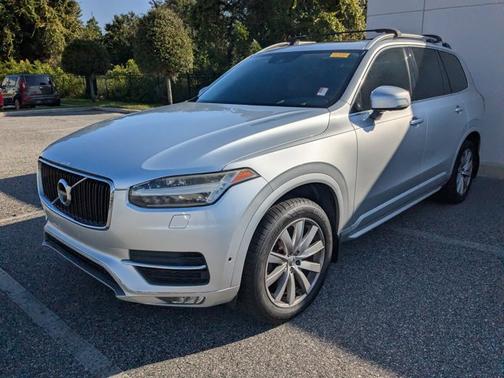 2016 Volvo XC90 T6 Momentum