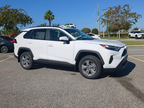 2025 Toyota RAV4 XLE