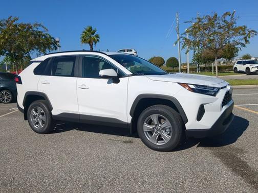 2025 Toyota RAV4 XLE