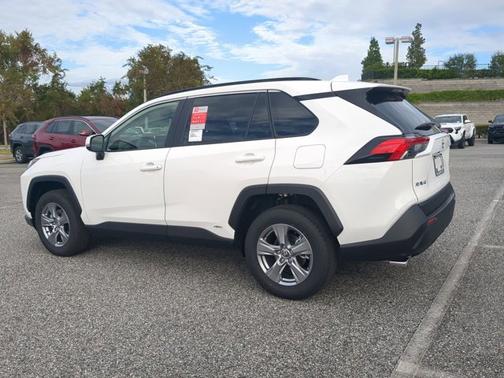 2025 Toyota RAV4 Hybrid XLE