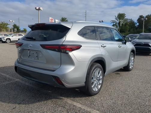 2025 Toyota Highlander Limited