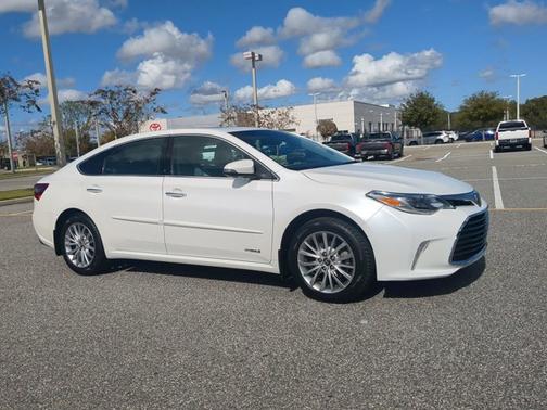 2018 Toyota Avalon Hybrid Limited