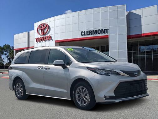 2023 Toyota Sienna XLE