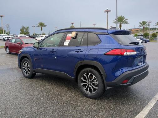 2025 Toyota Corolla Cross Hybrid SE