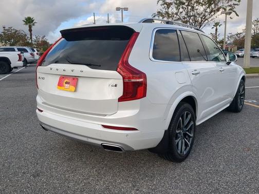 2017 Volvo XC90 T6 Momentum
