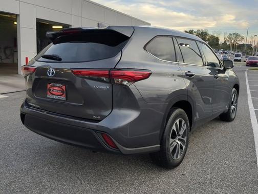 2021 Toyota Highlander Hybrid XLE