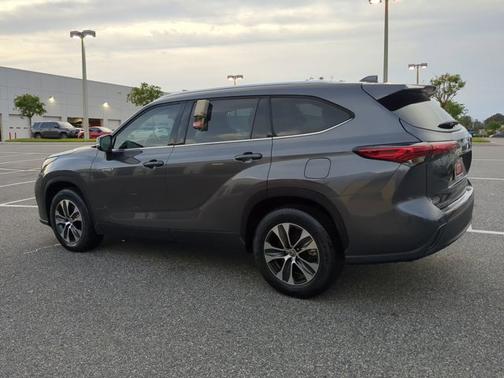 2021 Toyota Highlander Hybrid XLE