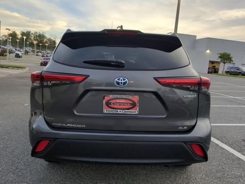 2021 Toyota Highlander Hybrid XLE