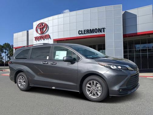 2025 Toyota Sienna XLE