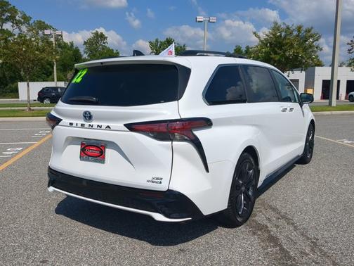 2022 Toyota Sienna XSE