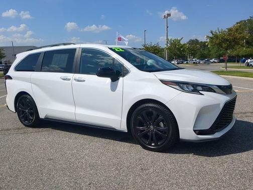 2022 Toyota Sienna XSE