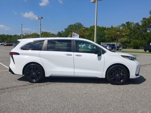 2022 Toyota Sienna XSE