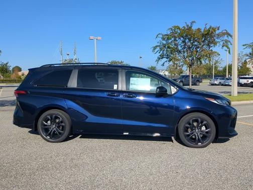 2025 Toyota Sienna XSE