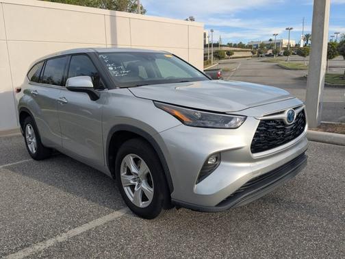 2022 Toyota Highlander Hybrid LE
