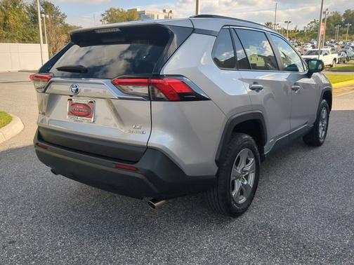 2024 Toyota RAV4 Hybrid LE