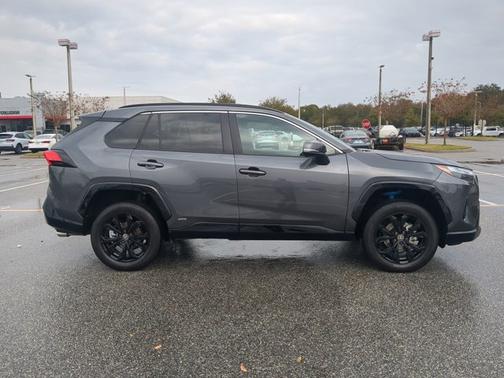 2023 Toyota RAV4 Hybrid SE