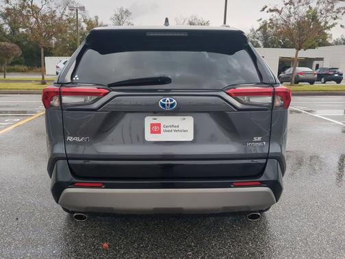 2023 Toyota RAV4 Hybrid SE