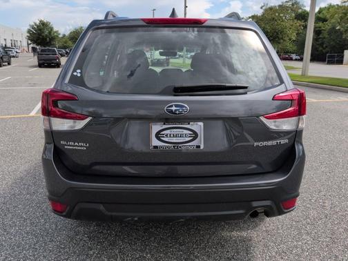 Magnetite Gray Metallic 2020 Subaru Forester Base