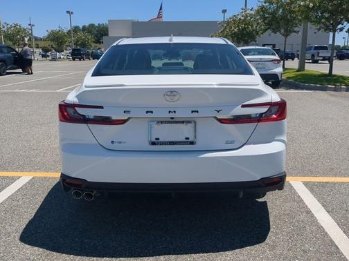 Ice 2026 Toyota Camry SE