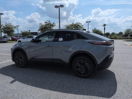 Cement 2026 Toyota C-HR SE