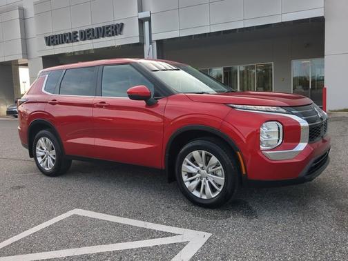 2025 Mitsubishi Outlander ES