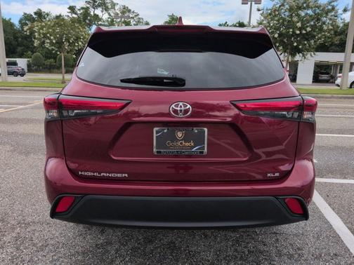 Pearl 2023 Toyota Highlander XLE