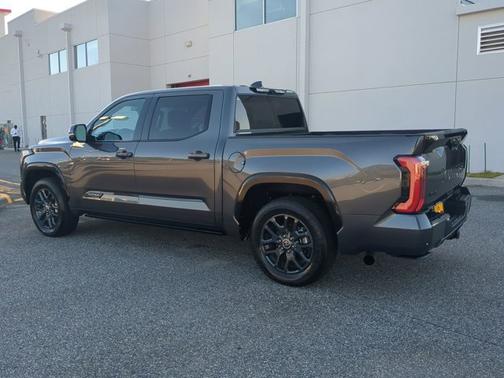 2022 Toyota Tundra Platinum