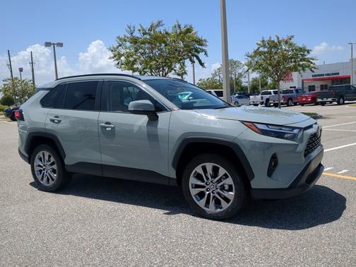 2022 Toyota RAV4 XLE Premium