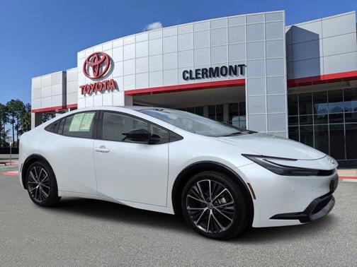 Pearl 2024 Toyota Prius XLE
