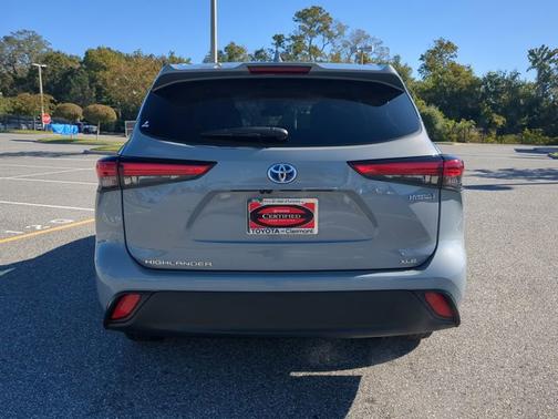 2022 Toyota Highlander Hybrid Bronze Edition