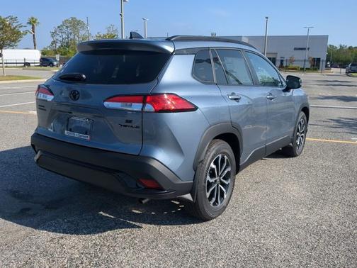 2025 Toyota Corolla Cross Hybrid SE
