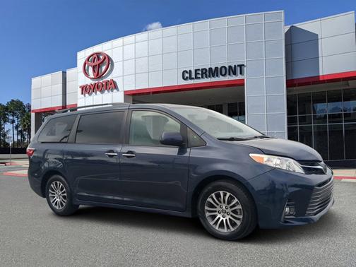 2018 Toyota Sienna XLE